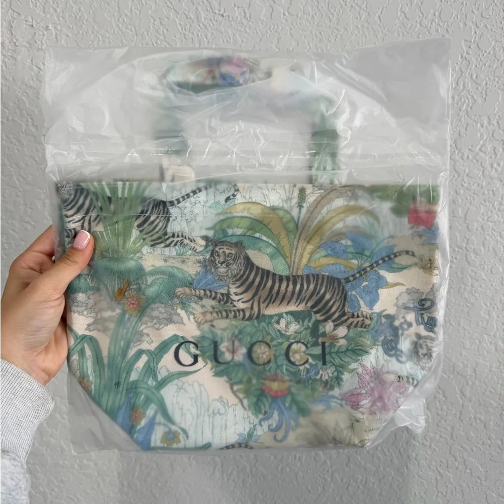 Gucci Floral Tiger Print Tote Bag (GWP) - Picture 3 of 3